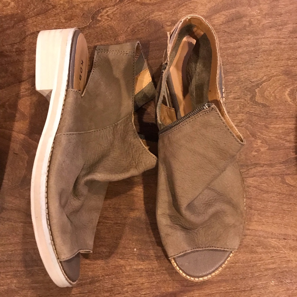 Kelsi Dagger Peep Toe Leather Flat